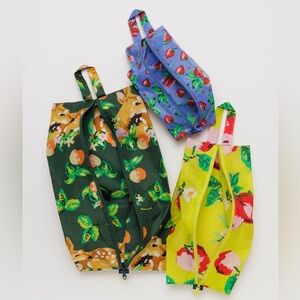 BAGGU 3 Zip Pouches 〰️ Needlepoint Fruit 〰️ 3 Pack
